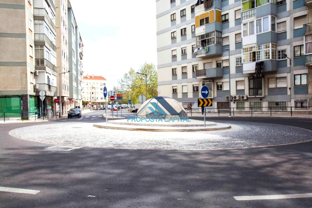 Apartamento T3 para Venda em Benfica Foto 2
