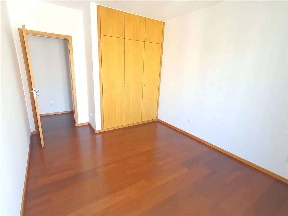 Apartamento T4 para Venda em Oliveira do Douro Foto 15