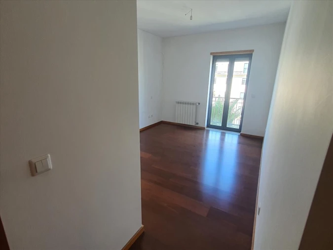 Apartamento T4 para Venda em Oliveira do Douro Foto 13