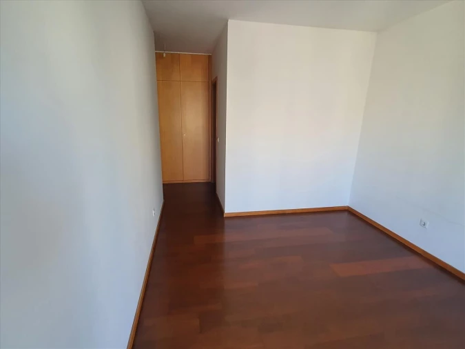 Apartamento T4 para Venda em Oliveira do Douro Foto 14