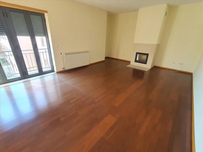 Apartamento T4 para Venda em Oliveira do Douro Foto 3