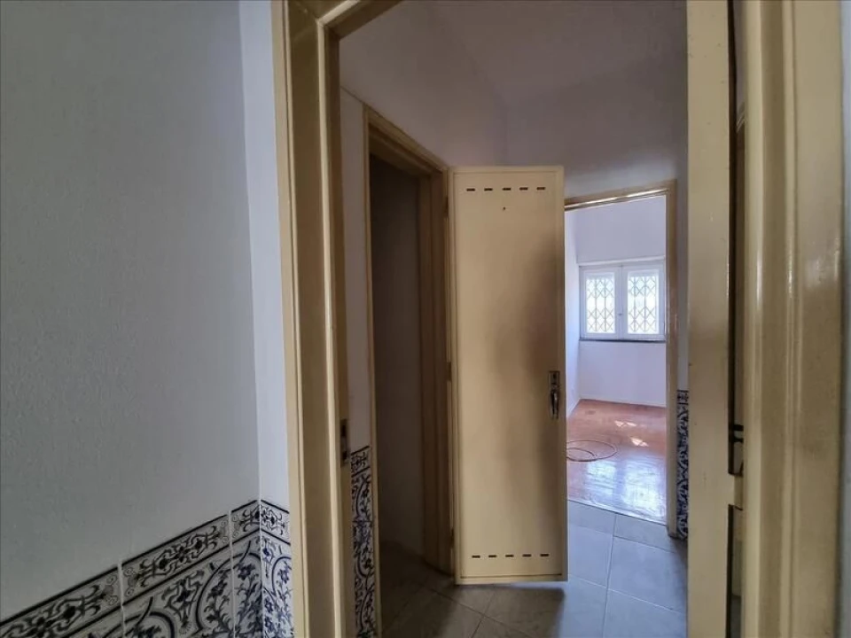 Apartamento T2 para Venda em Porto Salvo Foto 6
