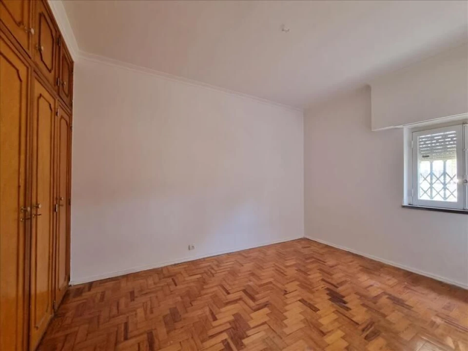 Apartamento T2 para Venda em Porto Salvo Foto 8