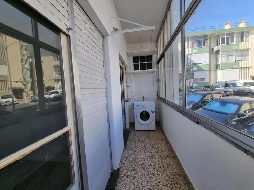 Apartamento T2 para Venda em Porto Salvo Foto 14