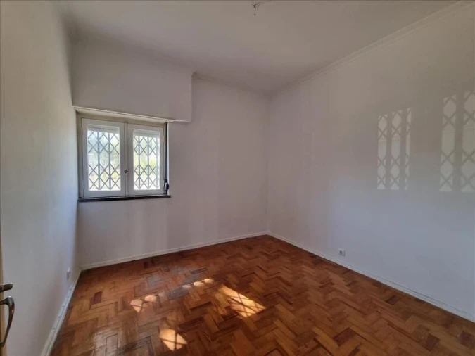 Apartamento T2 para Venda em Porto Salvo Foto 9