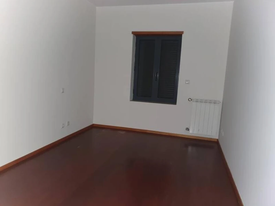 Apartamento T3 para Venda em Oliveira do Douro Foto 10
