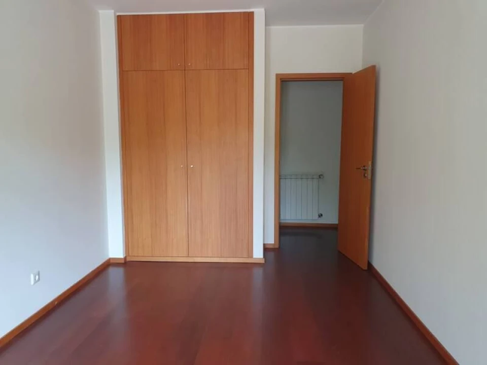 Apartamento T3 para Venda em Oliveira do Douro Foto 11