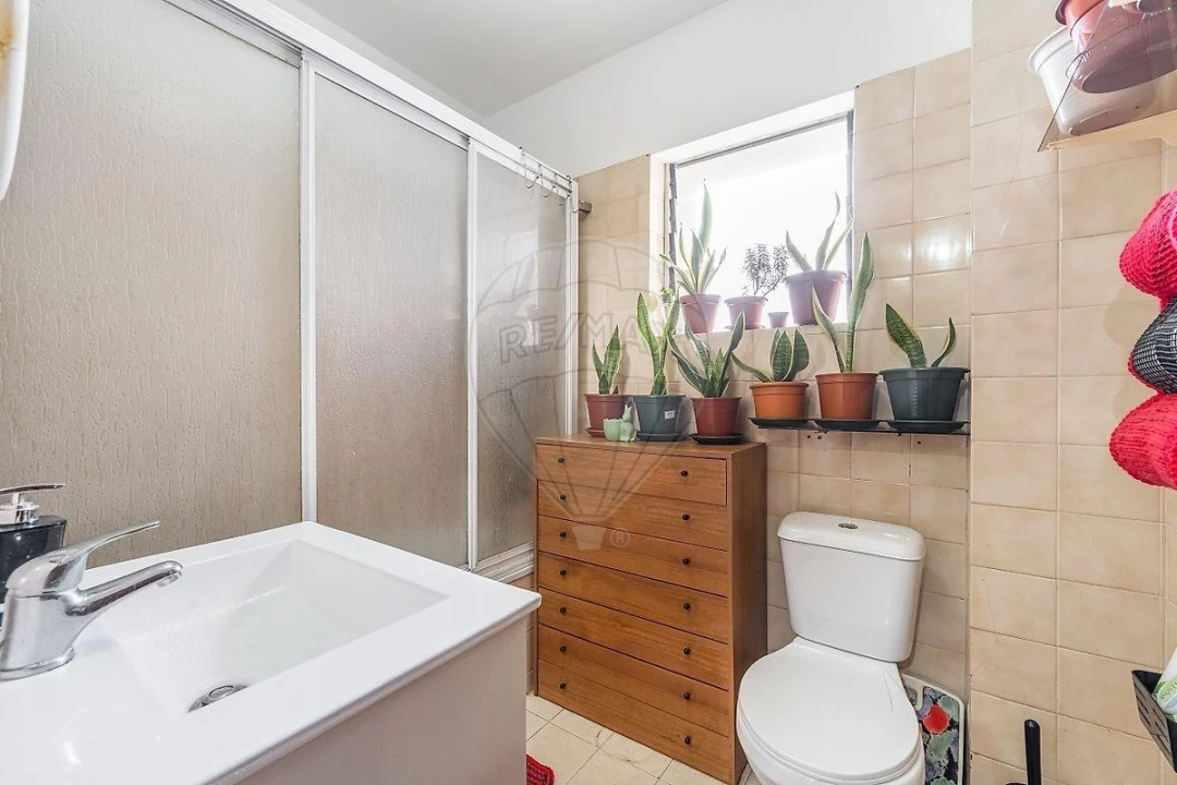 Apartamento T2 para Venda em Vilar de Andorinho Foto 10