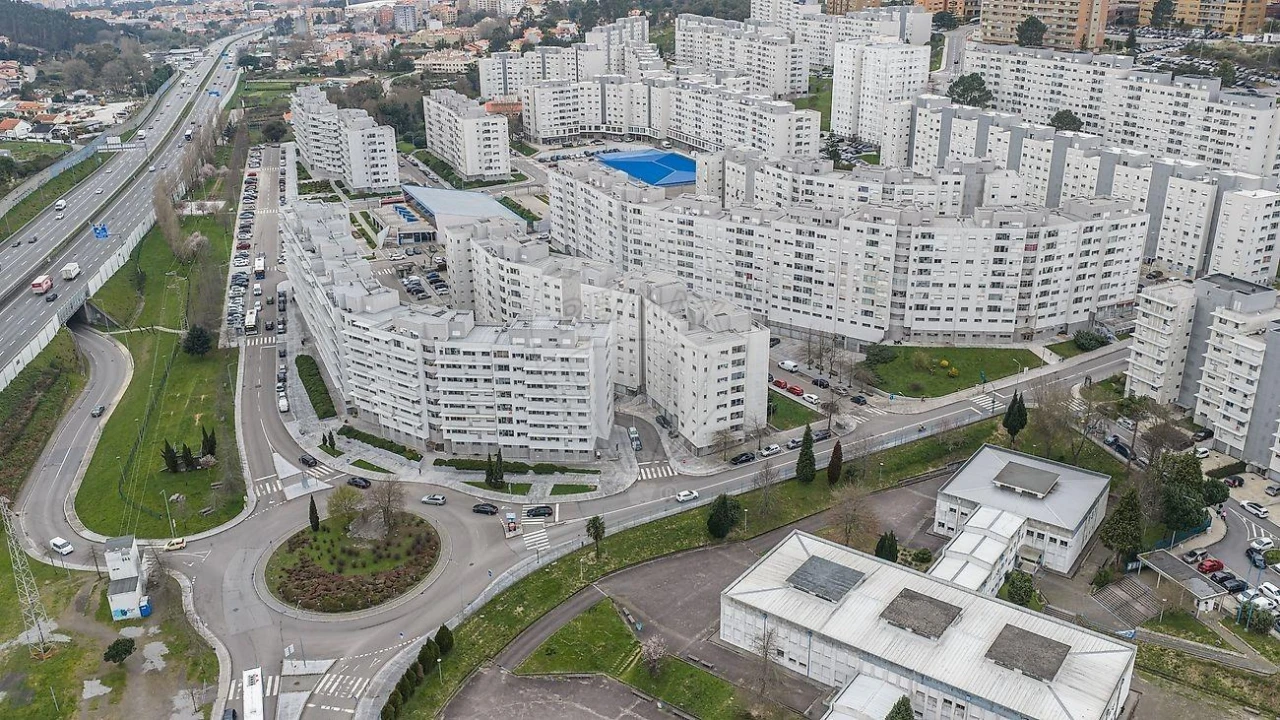 Apartamento T2 para Venda em Vilar de Andorinho Foto 15