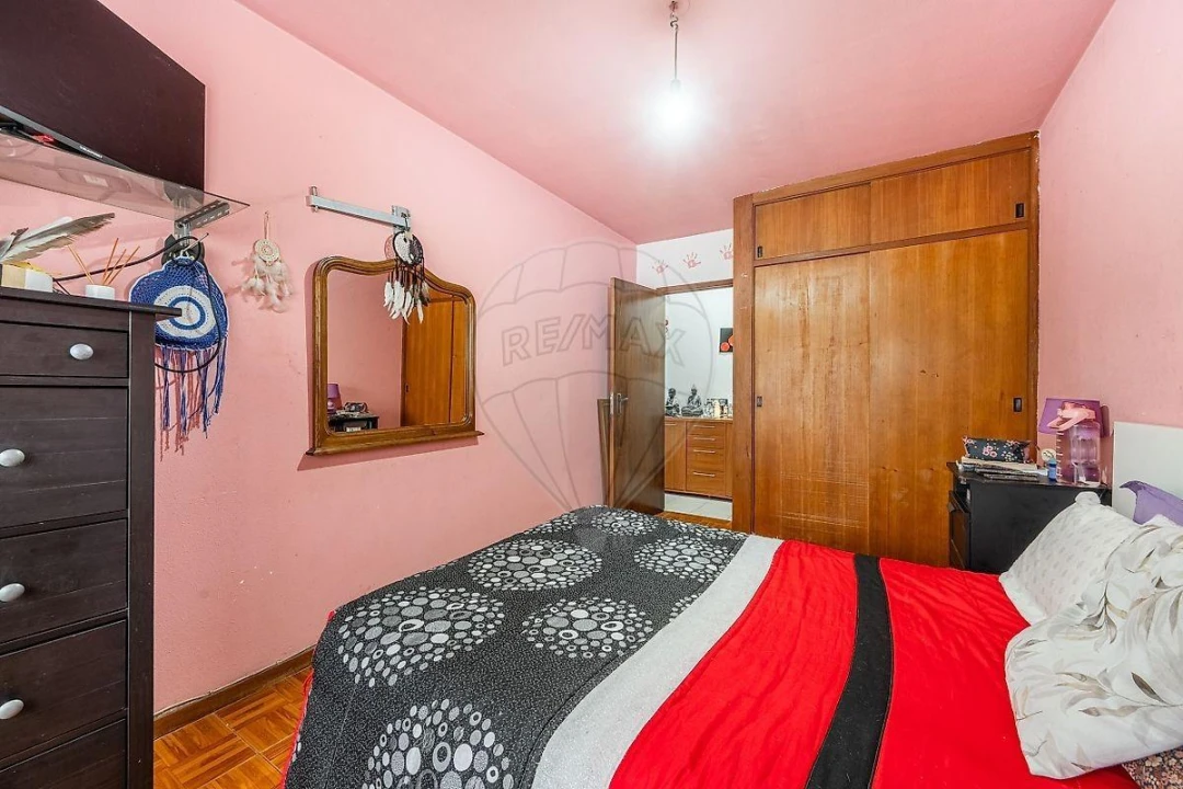 Apartamento T2 para Venda em Vilar de Andorinho Foto 5