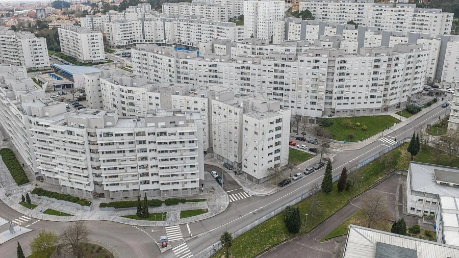 Apartamento T2 para Venda em Vilar de Andorinho Foto 12