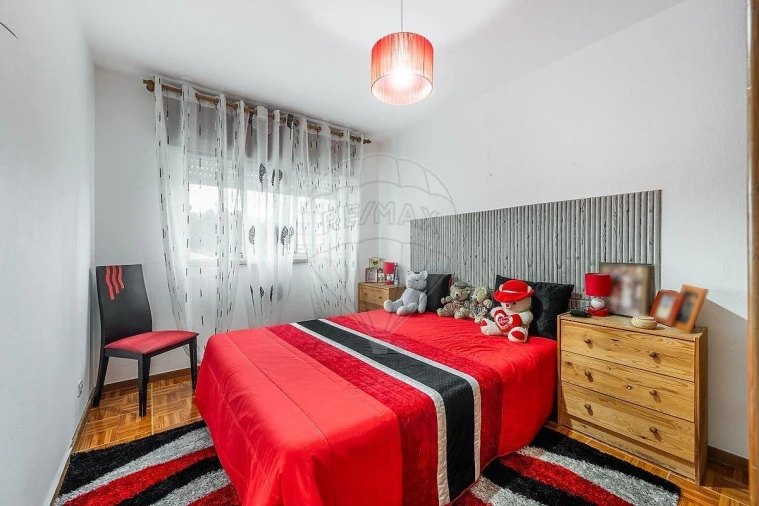 Apartamento T2 para Venda em Vilar de Andorinho Foto 3