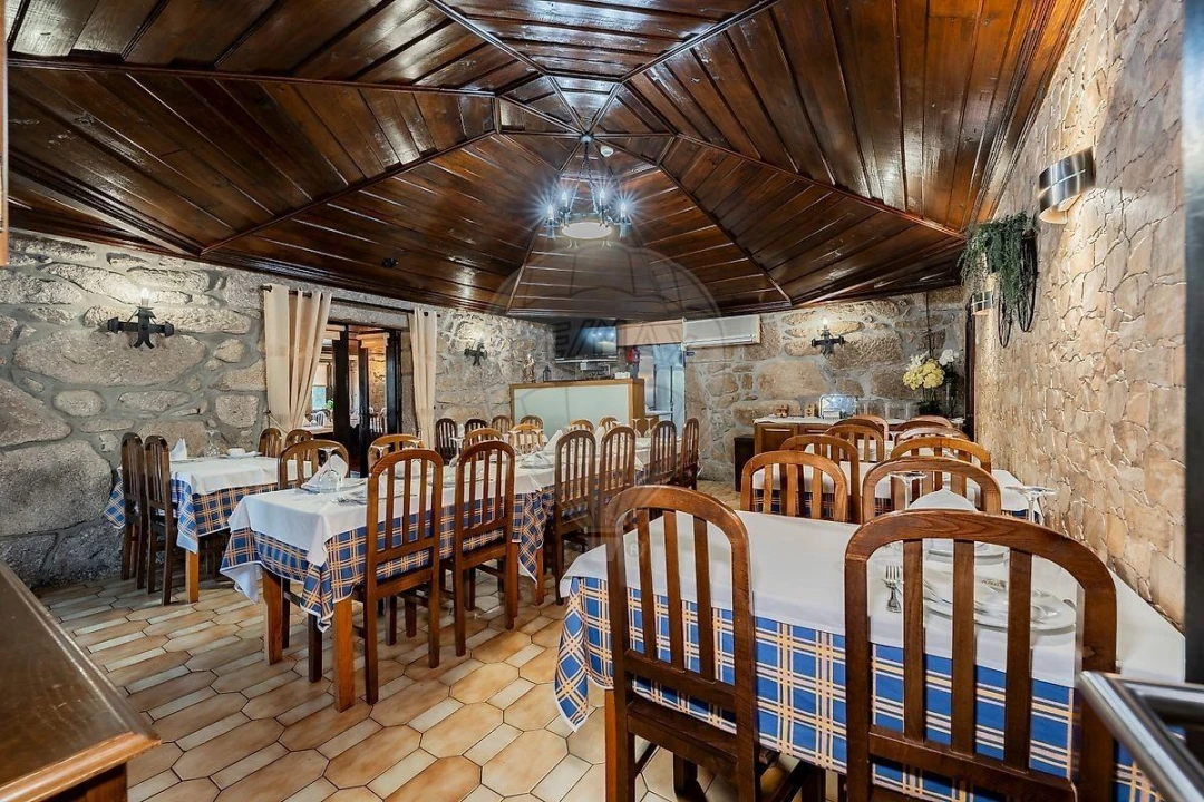 Moradia T4 para Venda em Águas Santas e Moure Foto 18