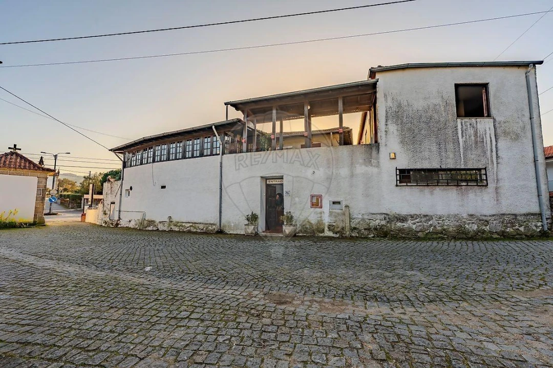 Moradia T4 para Venda em Águas Santas e Moure Foto 31