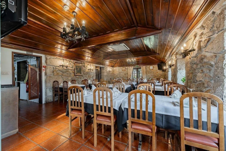 Moradia T4 para Venda em Águas Santas e Moure Foto 2