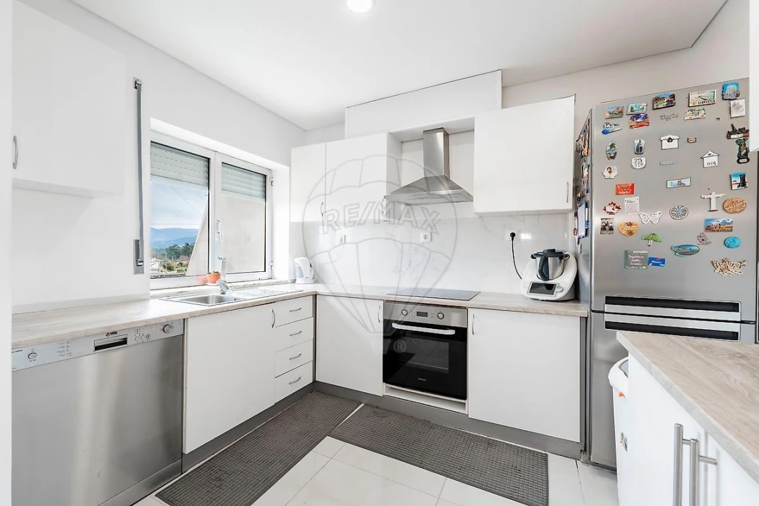 Apartamento T3 para Venda em Forjães Foto 3