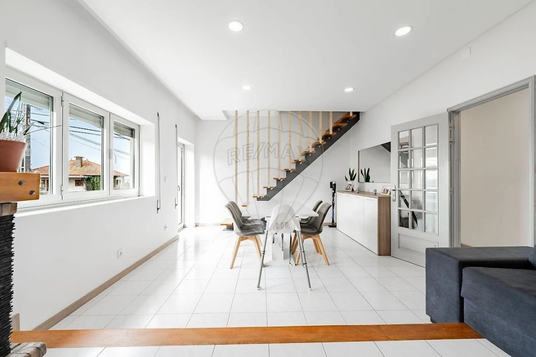 Apartamento T3 para Venda em Forjães Foto 1