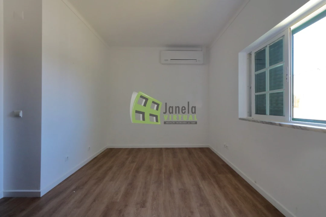 Moradia T4 para Venda em Quinta do Anjo Foto 24