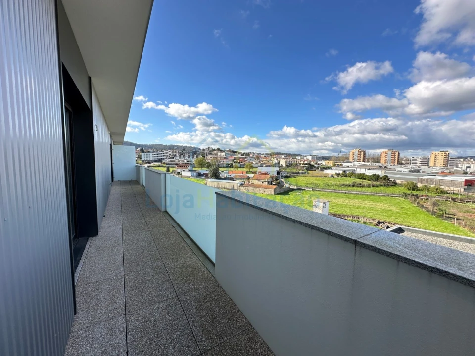 Apartamento T3 para Venda em Vila Nova de Famalicão e Calendário Foto 1