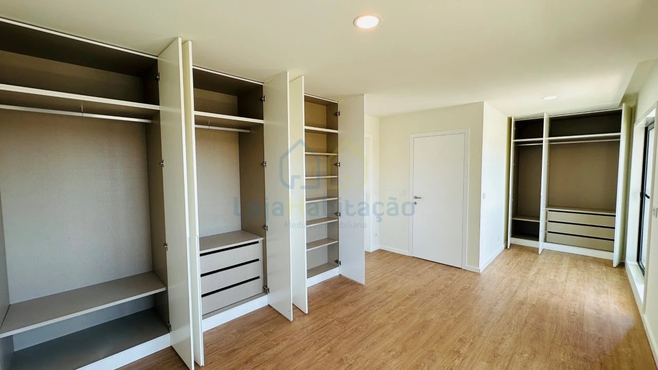 Apartamento T3 para Venda em Vila Nova de Famalicão e Calendário Foto 16