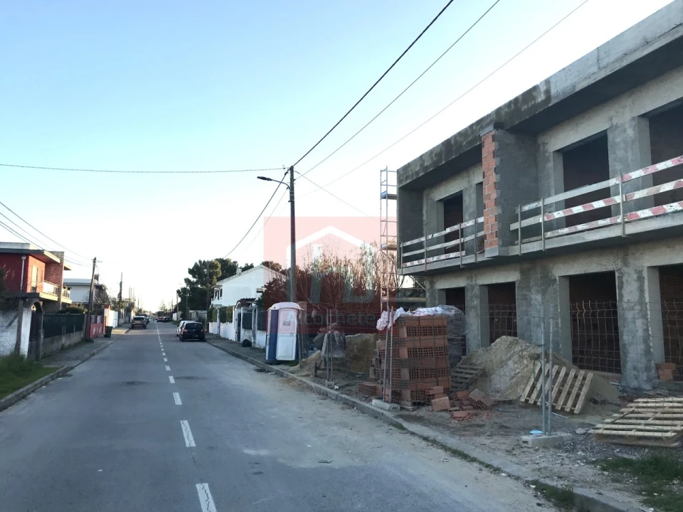 Moradia T4 para Venda em Fernao Ferro Foto 3