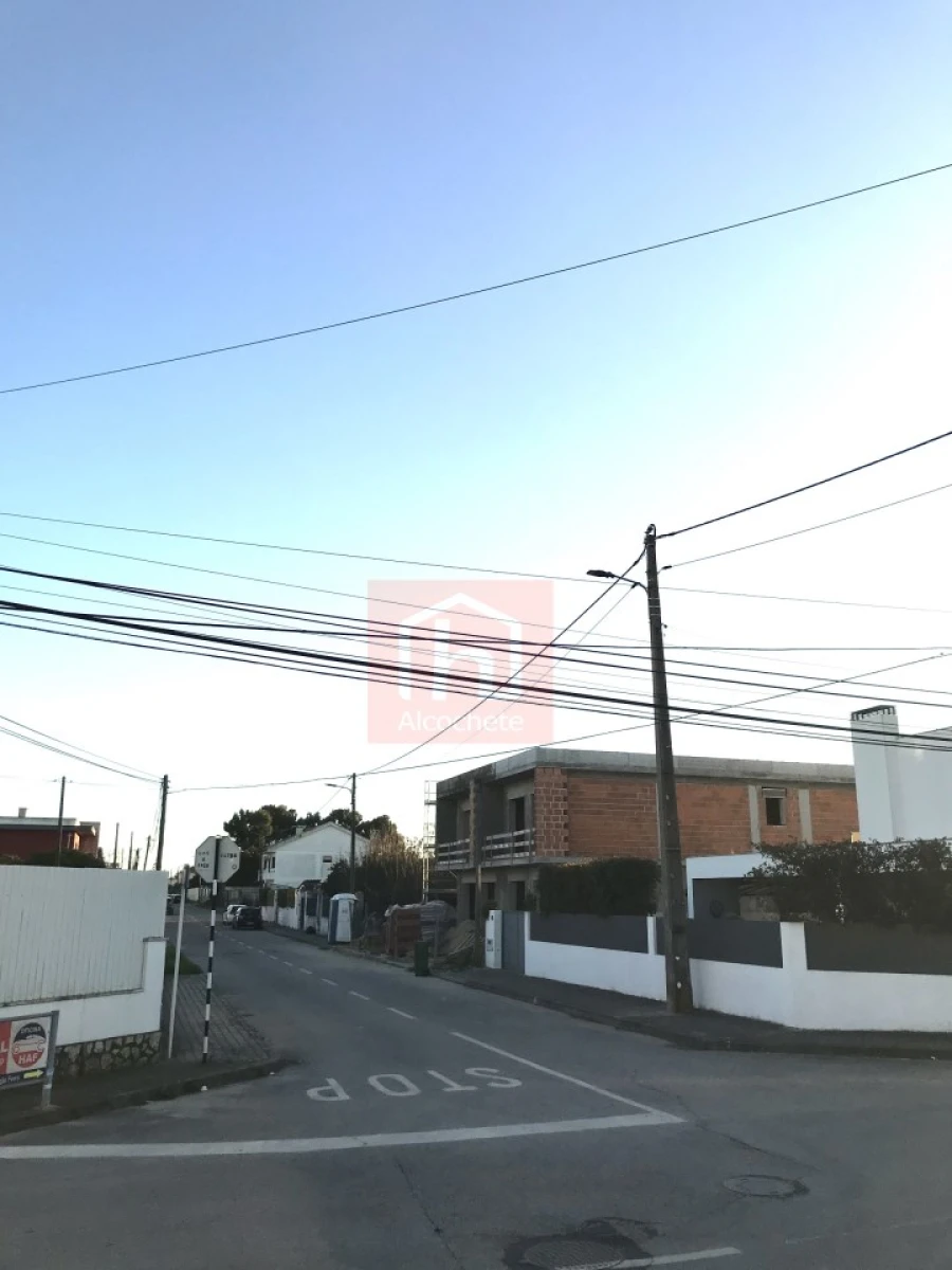 Moradia T4 para Venda em Fernao Ferro Foto 4