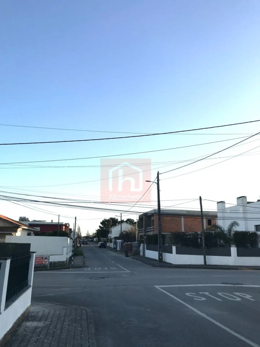 Moradia T4 para Venda em Fernao Ferro Foto 5