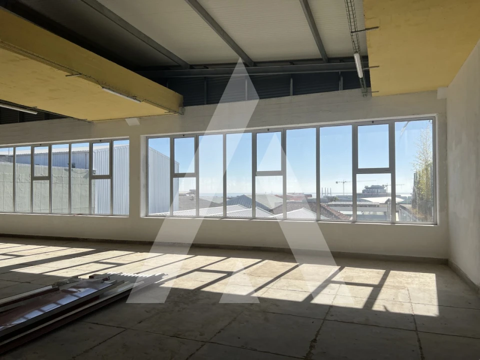 Armazém para Venda em Sacavém e Prior Velho Foto 6