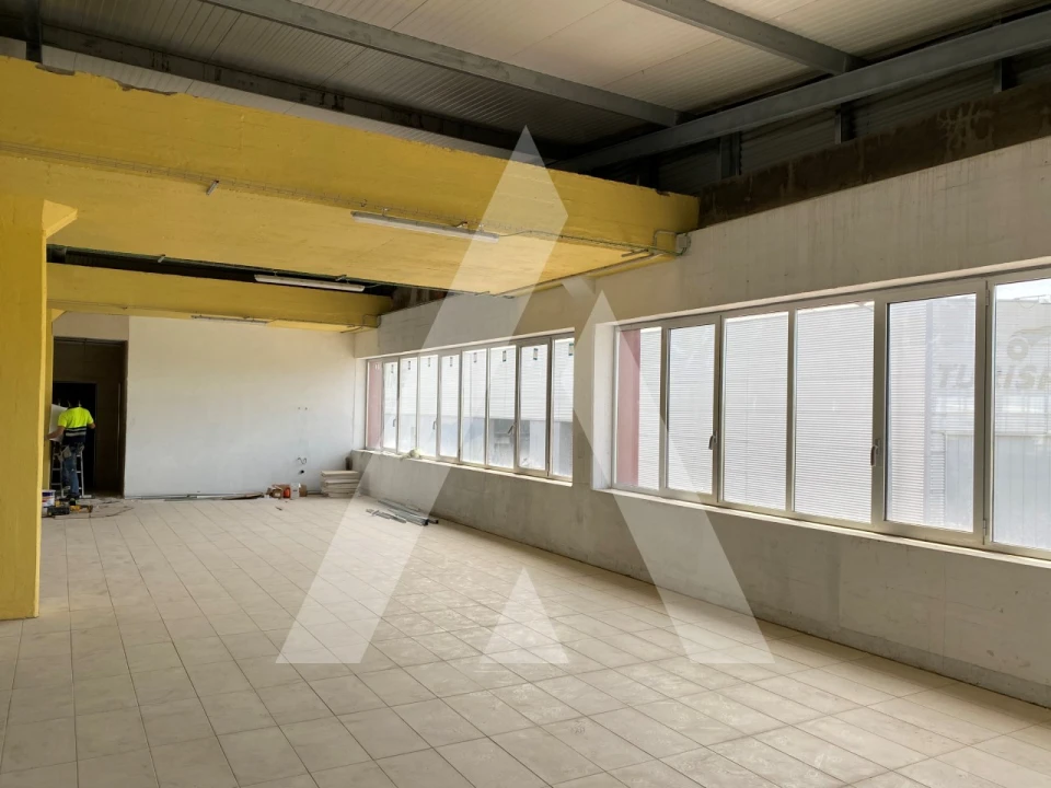 Armazém para Venda em Sacavém e Prior Velho Foto 22