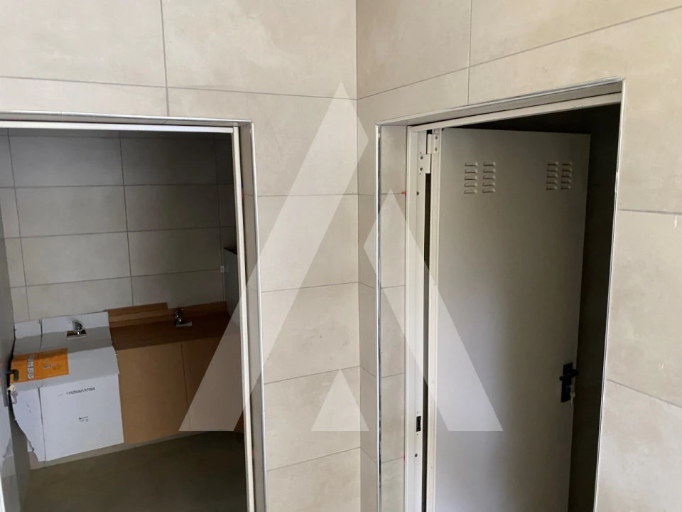 Armazém para Venda em Sacavém e Prior Velho Foto 25