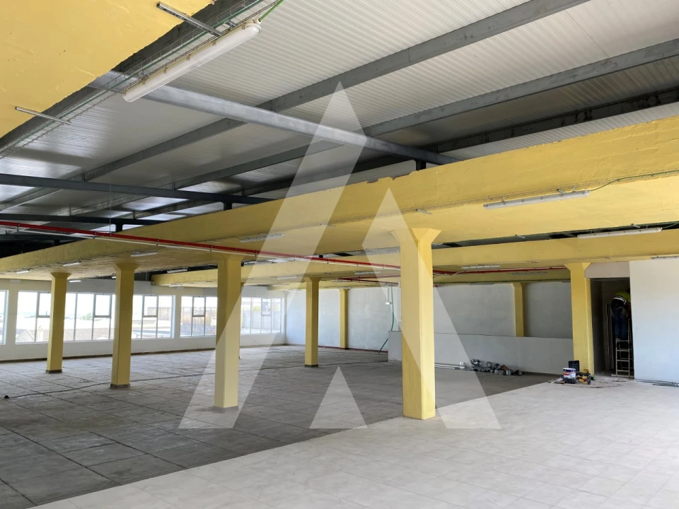 Armazém para Venda em Sacavém e Prior Velho Foto 28