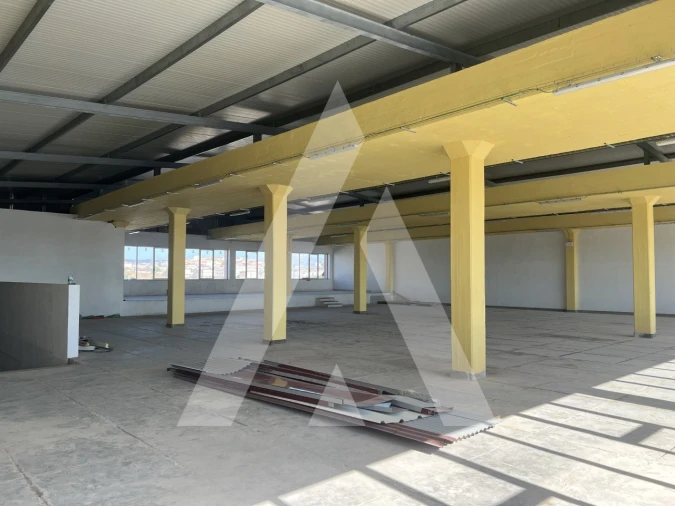 Armazém para Venda em Sacavém e Prior Velho Foto 4