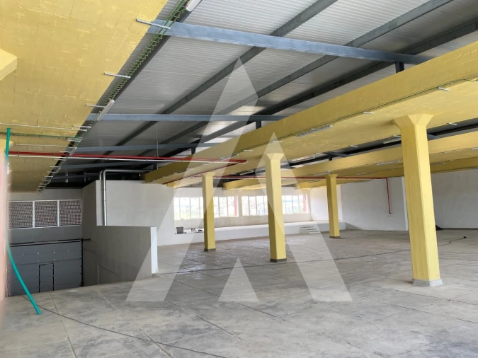 Armazém para Venda em Sacavém e Prior Velho Foto 20