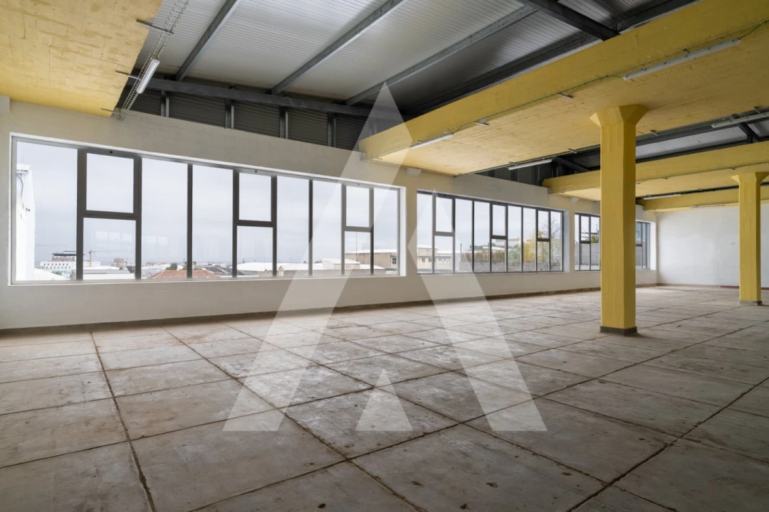 Armazém para Venda em Loures Foto 4