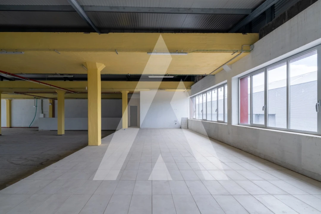 Armazém para Venda em Loures Foto 12