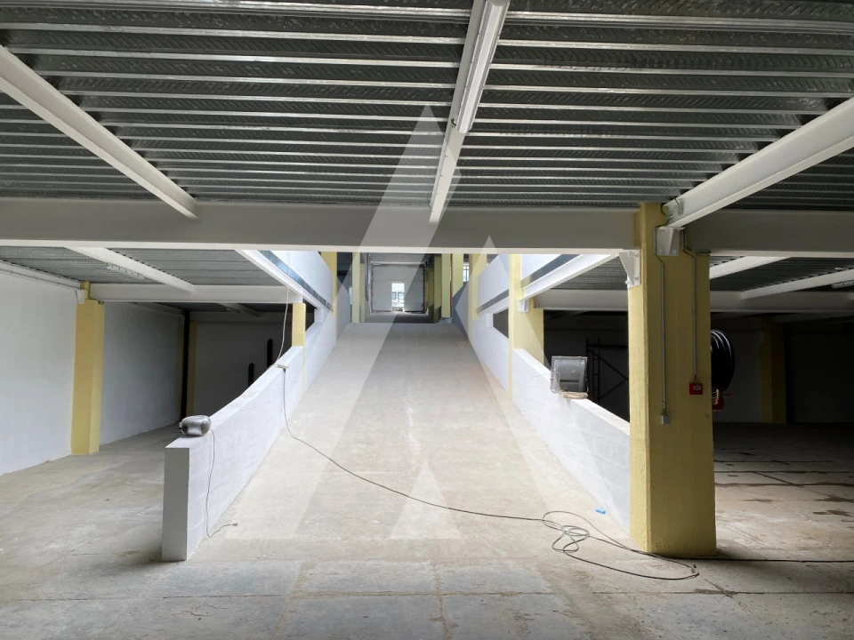 Armazém para Venda em Loures Foto 29