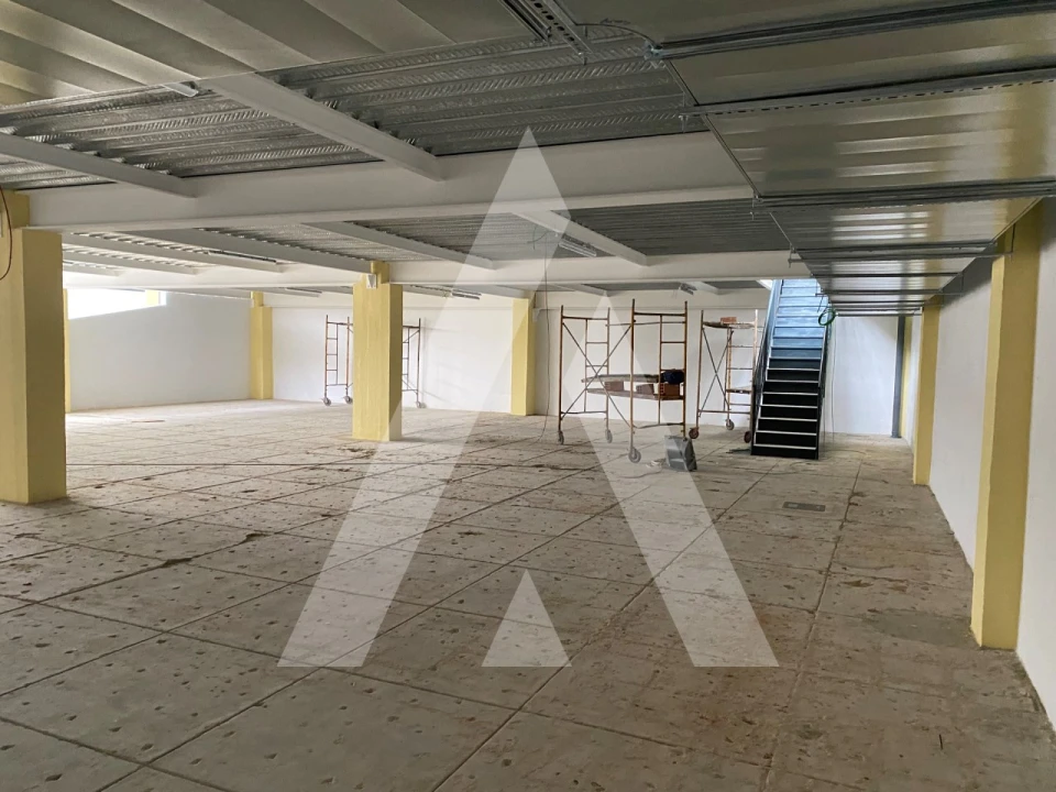 Armazém para Venda em Loures Foto 32