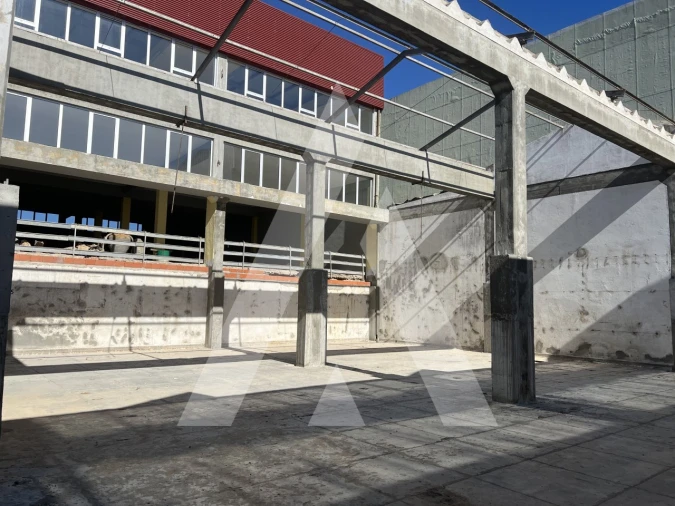 Armazém para Venda em Loures Foto 1