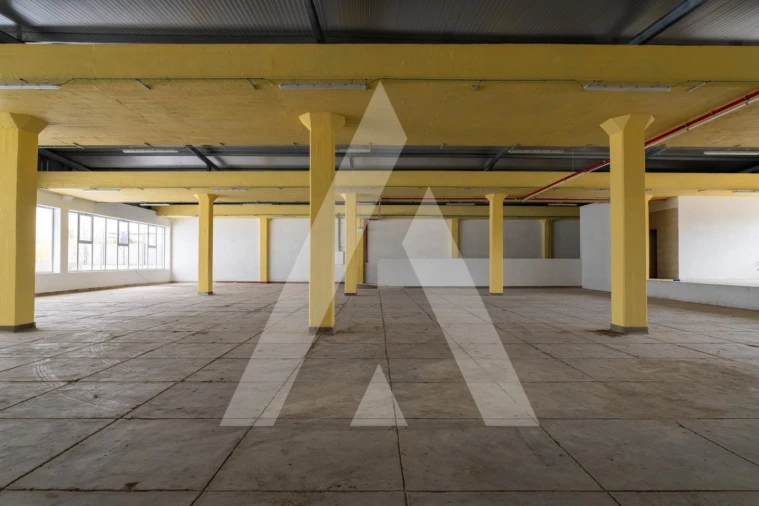 Armazém para Venda em Loures Foto 3