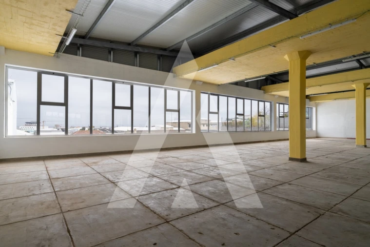 Armazém para Venda em Loures Foto 4