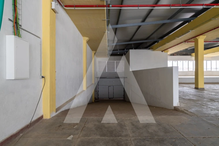 Armazém para Venda em Loures Foto 8
