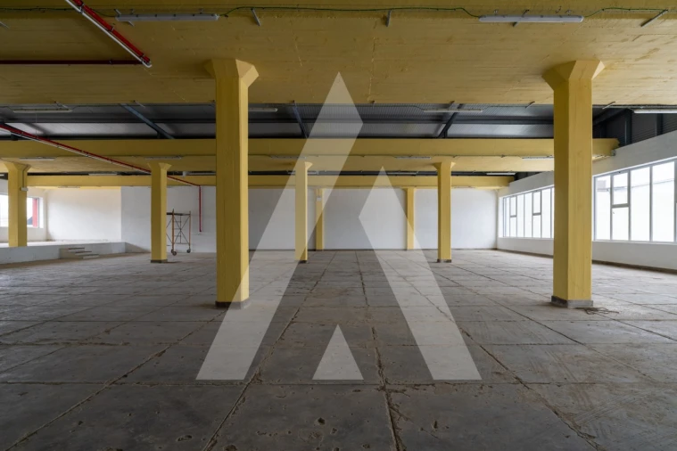 Armazém para Venda em Loures Foto 9