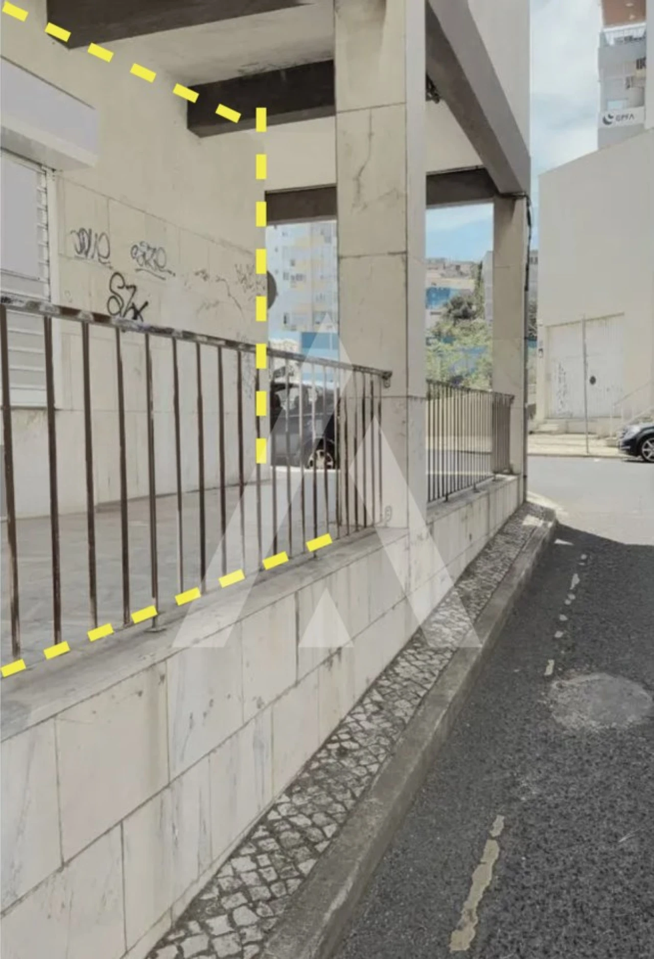 Loja para Arrendamento em Águas Livres Foto 13