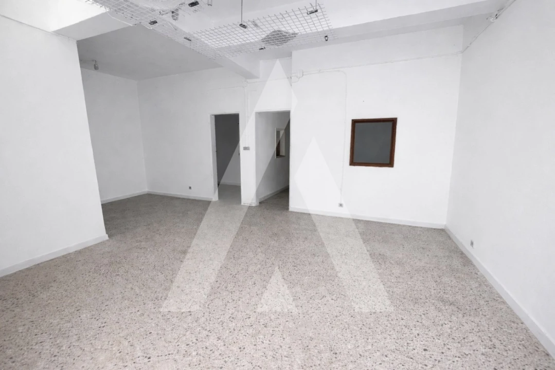 Loja para Arrendamento em Águas Livres Foto 4