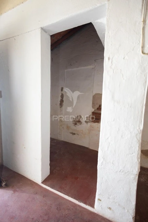 Moradia T4 para Venda em Capelins (Santo Antonio)