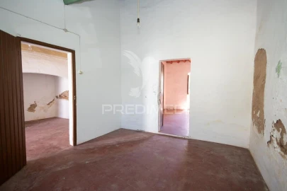 Moradia T4 para Venda em Capelins (Santo Antonio)