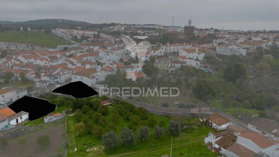 Moradia T4 para Venda em Capelins (Santo Antonio)