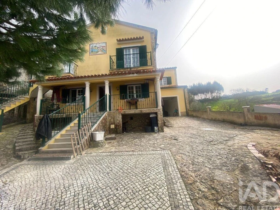 Moradia T3 para Venda em Lamas e Cercal Foto 1