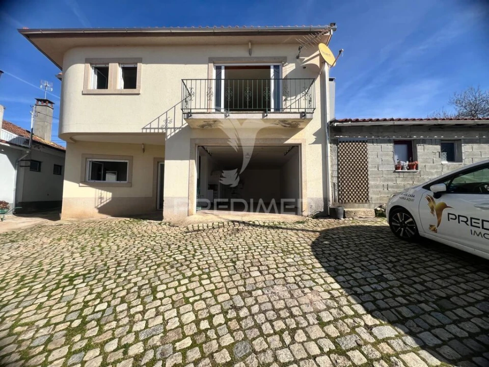 Moradia T3 para Venda em Ala e Vilarinho do Monte Foto 2