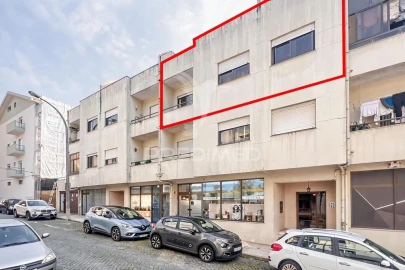 Apartamento T3 para Venda em Ferreiros e Gondizalves